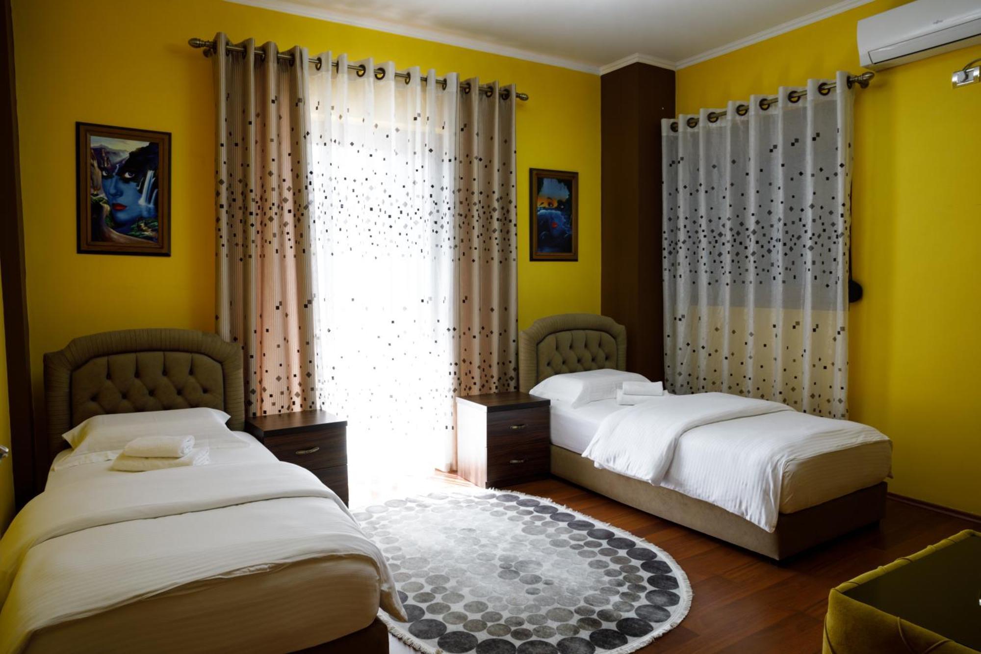Bora Hotel Gjirokastër Exterior foto