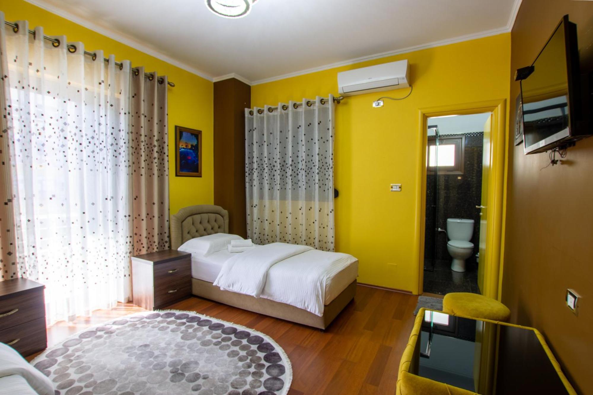 Bora Hotel Gjirokastër Exterior foto